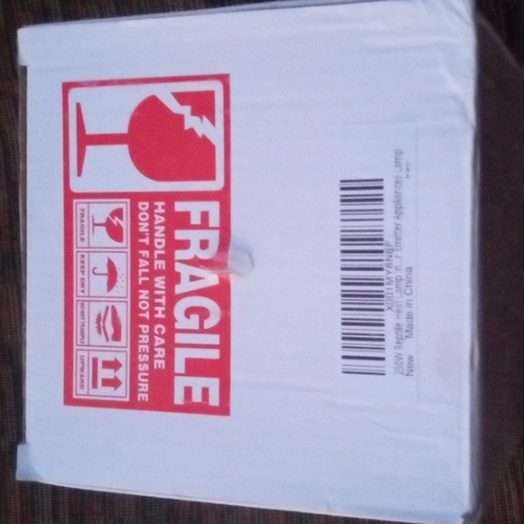 New! 250w Reptile Heat Emitter Blub. - Picture 2 of 6